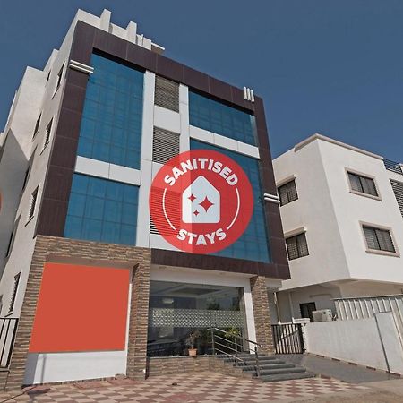 Oyo Flagship 19196 Shree Sai Niladri Residency Ширди Экстерьер фото